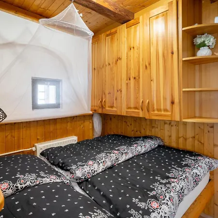 Benesov Nad Cernou By Interhome Dluhoste