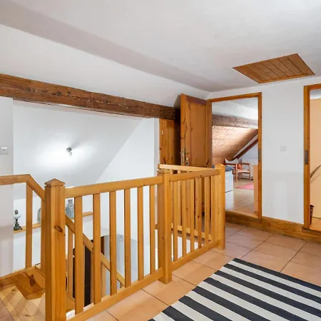 Benesov Nad Cernou By Interhome *