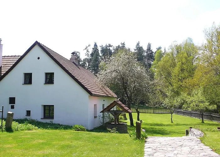 Benesov Nad Cernou By Interhome 度假居 *