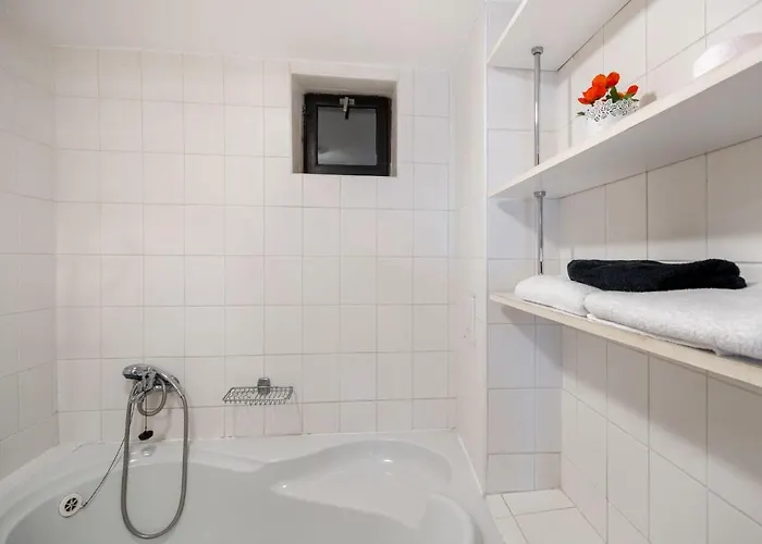 בית נופש Benesov Nad Cernou By Interhome *